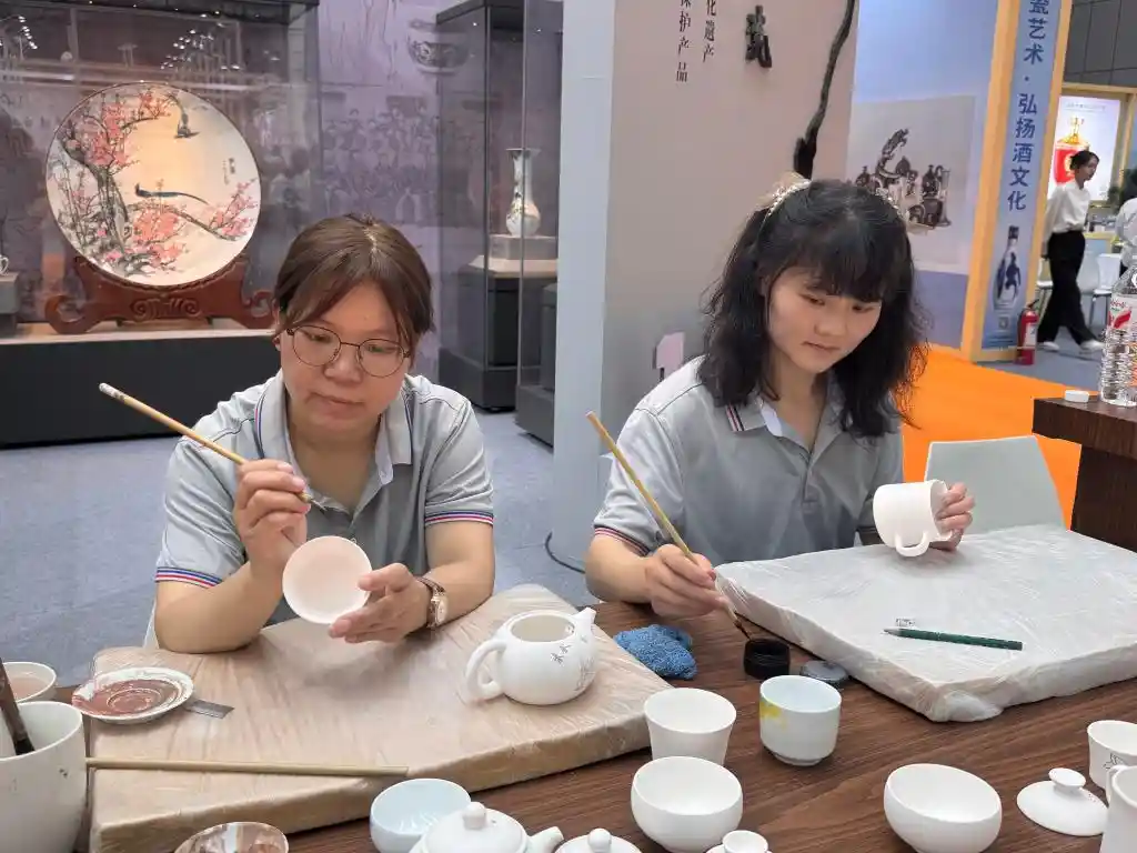 窑火新生——醴陵陶瓷的破圈之路