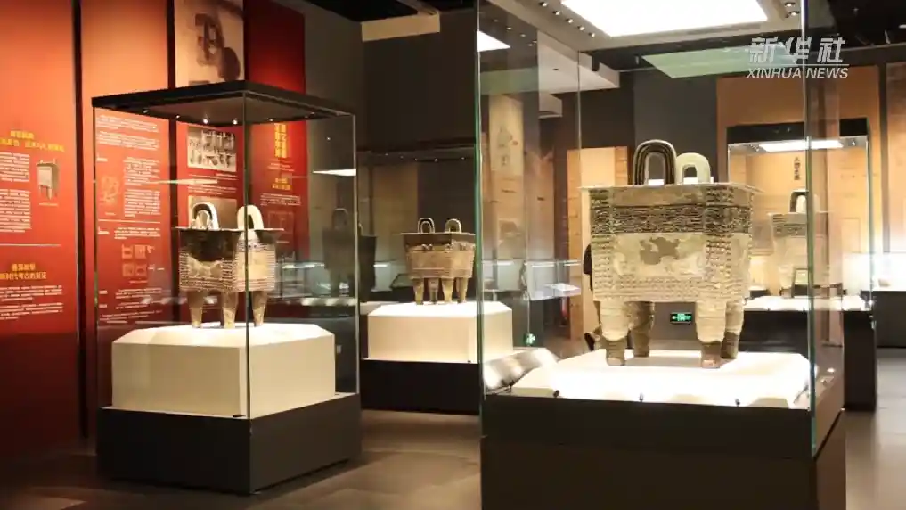 国宝归来！杜岭方鼎首现故土，震撼亮相