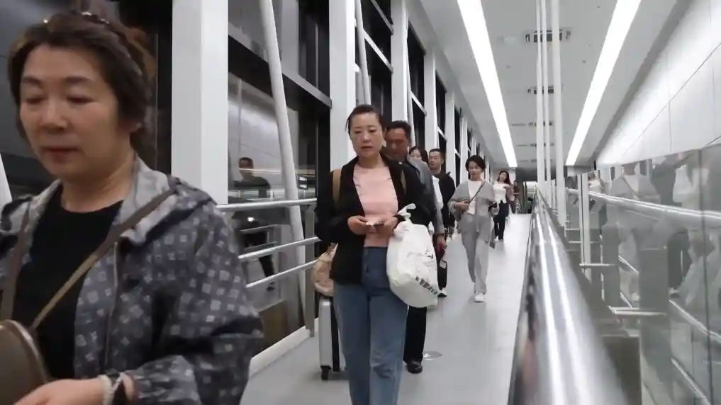 双节遇‘疆’美:乌鲁木齐成旅游新顶流