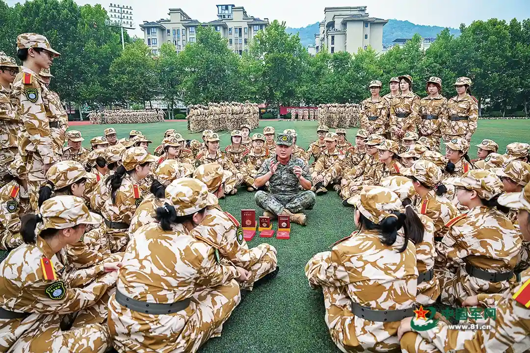 厚植家国情怀 汇聚强军力量