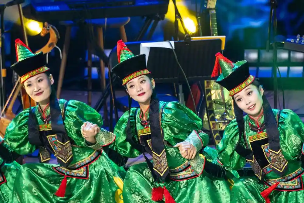 阿尔山夜炫彩：一场点燃草原星空的文艺盛宴