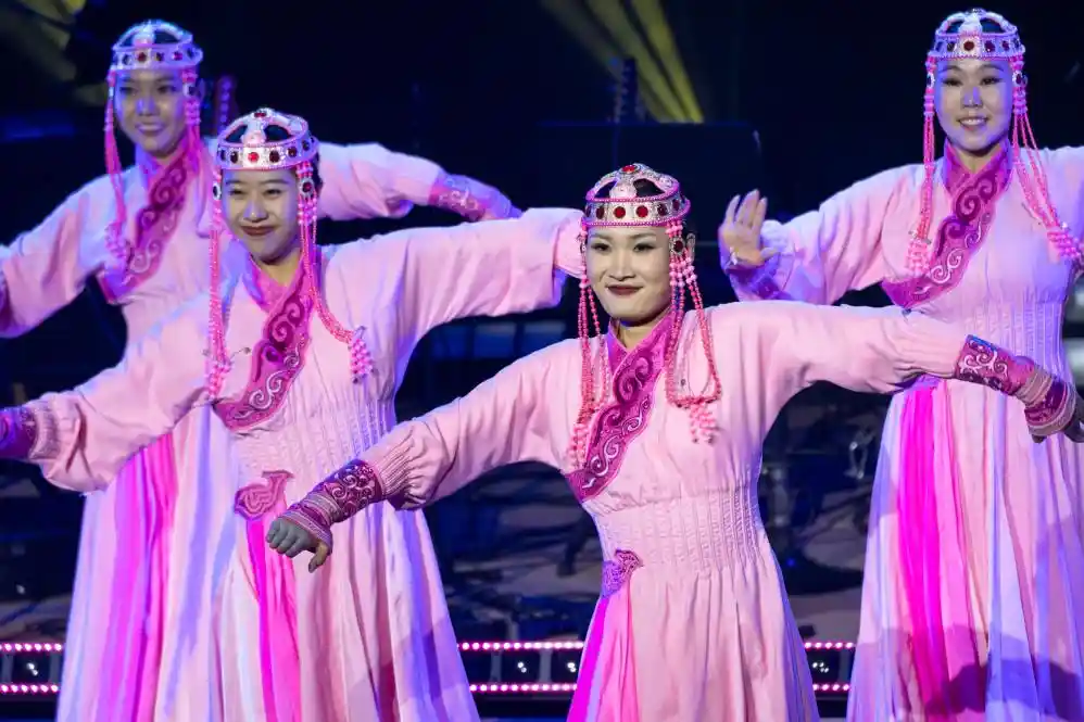 阿尔山夜炫彩:一场点燃草原星空的文艺盛宴