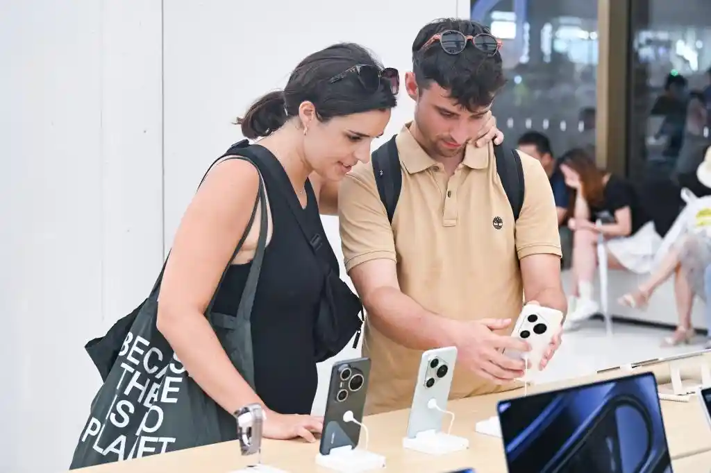 汉服出圈AI引路：暑期入境游掀起文化新热潮