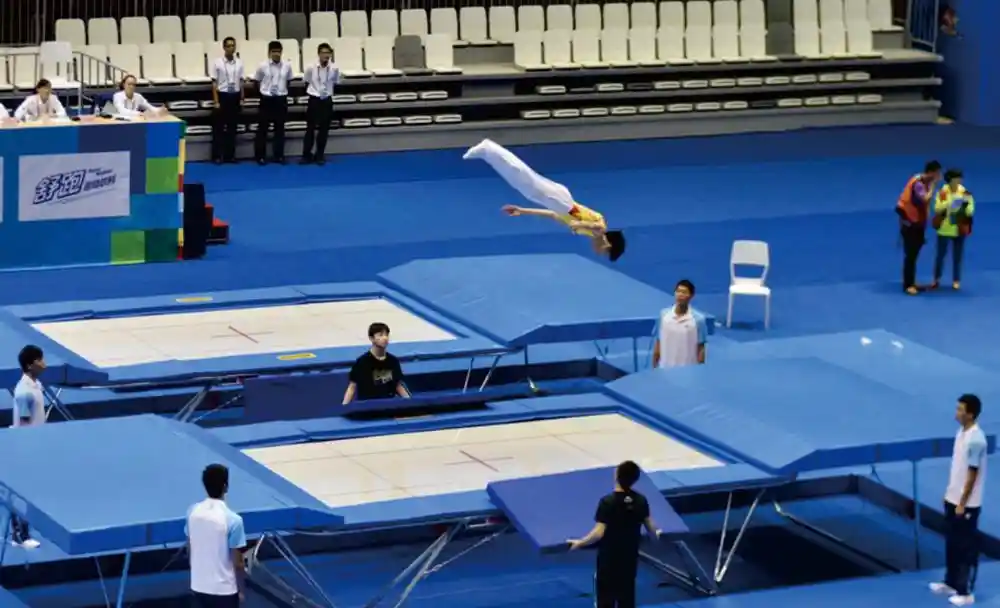 成都世运会揭秘：体操对决奥运，竟有这些惊人差异！
