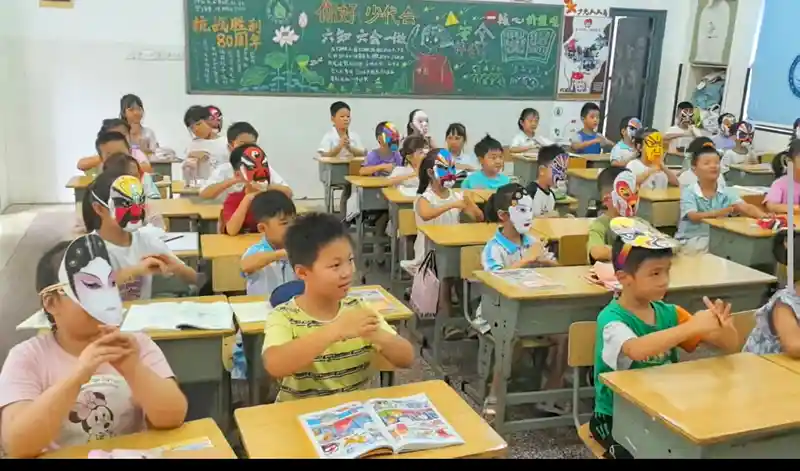 戏曲网红曹宇空降博才洋湖小学，非遗国粹燃动校园