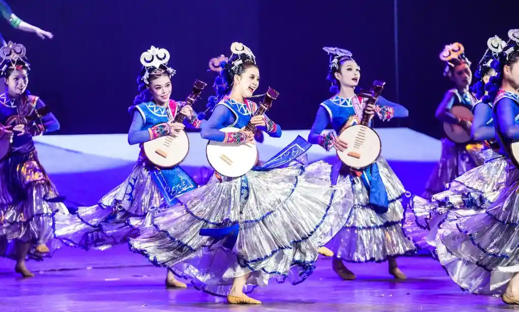 《黔方是我家》惊艳首演:舞蹈诗剧点燃贵阳之夜