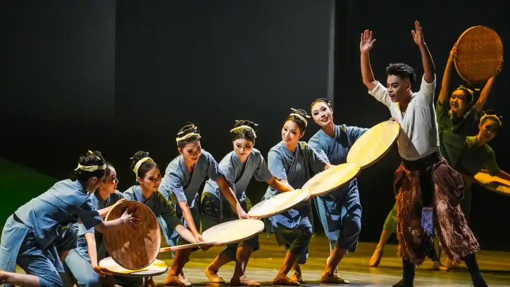 《黔方是我家》惊艳首演:舞蹈诗剧点燃贵阳之夜