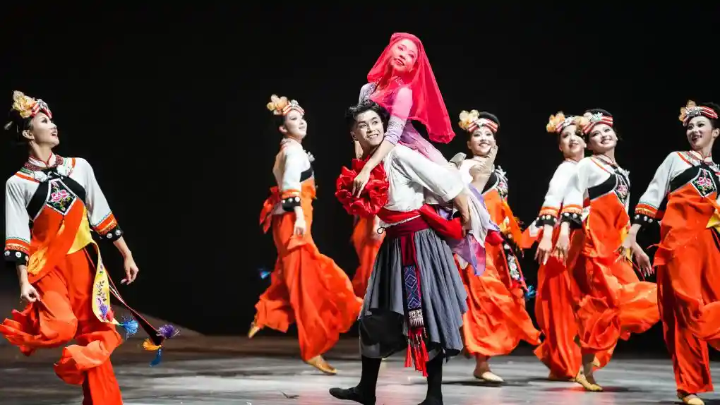 《黔方是我家》惊艳首演:舞蹈诗剧点燃贵阳之夜